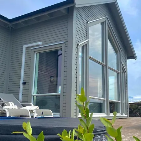 House By The Fjord - Ocean View And Jacuzzi Holiday home