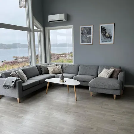 House By The Fjord - Ocean View And Jacuzzi Holiday home Forland