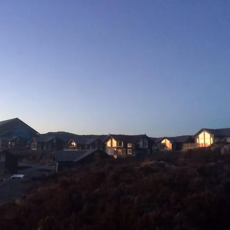 House By The Fjord - Ocean View And Jacuzzi