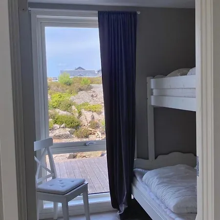 House By The Fjord - Ocean View And Jacuzzi Holiday home Forland