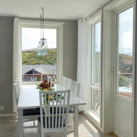 Holiday home House By The Fjord - Ocean View And Jacuzzi Forland