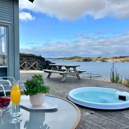 House By The Fjord - Ocean View And Jacuzzi * Forland