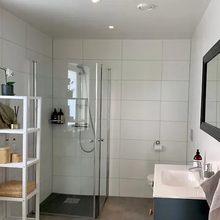 House By The Fjord - Ocean View And Jacuzzi Holiday home Forland